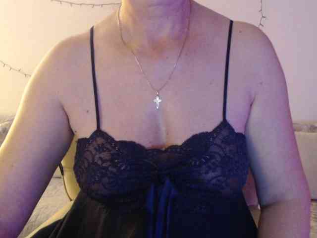 goodSnowQueen webcam