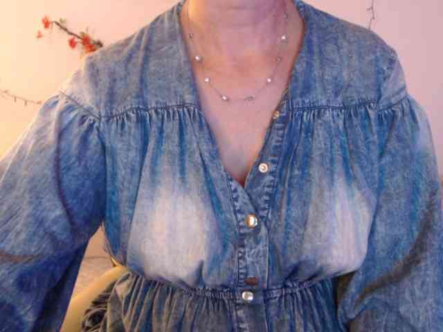 goodSnowQueen webcam