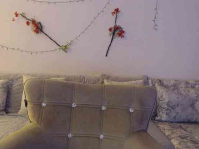 goodSnowQueen webcam