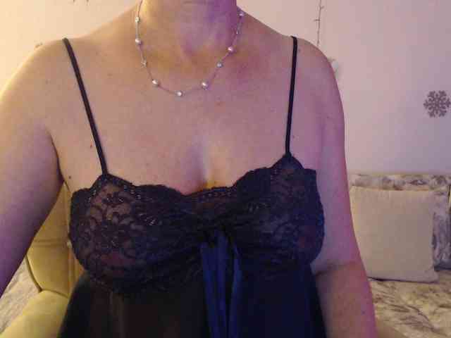 goodSnowQueen goodSnowQueen