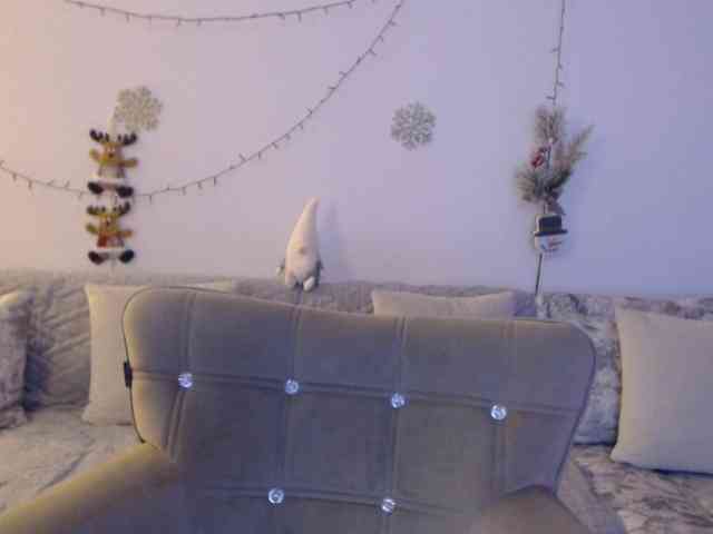 goodSnowQueen webcam