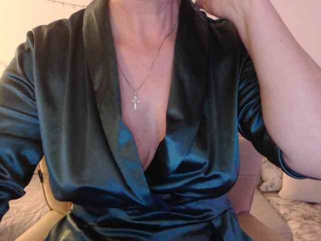 goodSnowQueen webcam