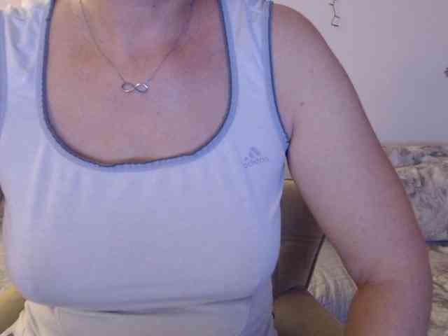 goodSnowQueen webcam