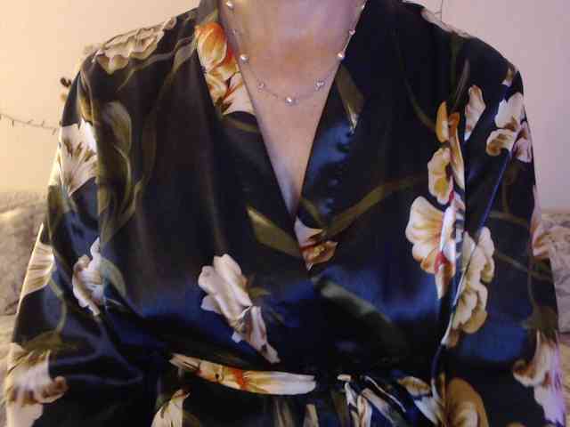 goodSnowQueen webcam