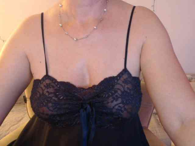 goodSnowQueen webcam