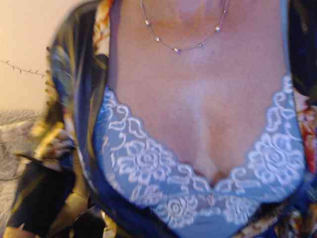 goodSnowQueen goodSnowQueen