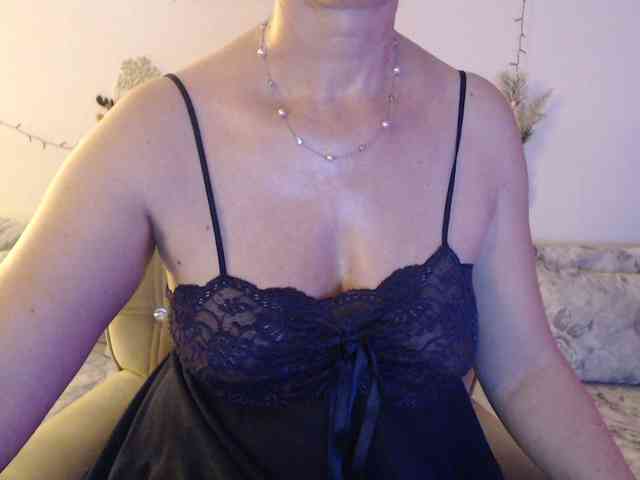 goodSnowQueen webcam