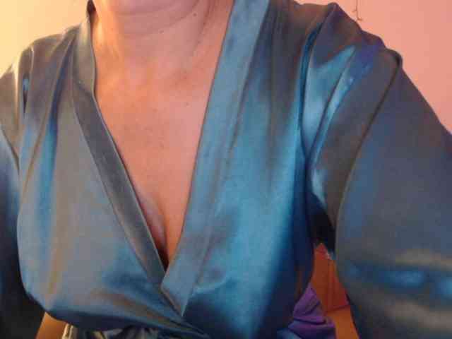 goodSnowQueen webcam