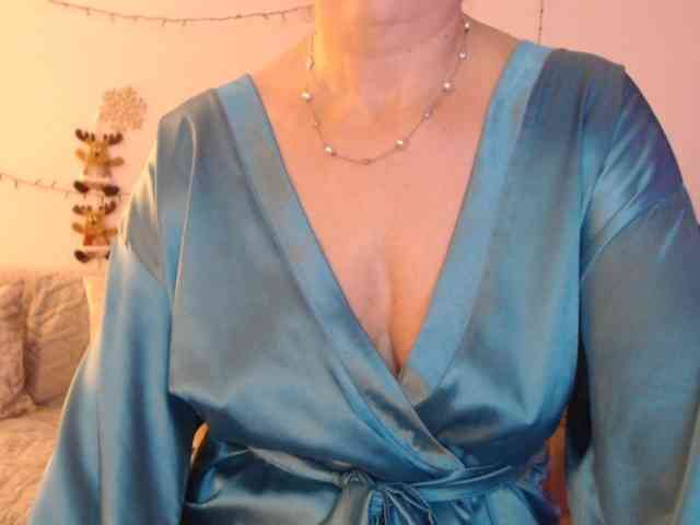 goodSnowQueen webcam