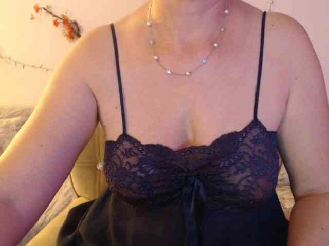 goodSnowQueen webcam