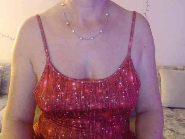 goodSnowQueen webcam