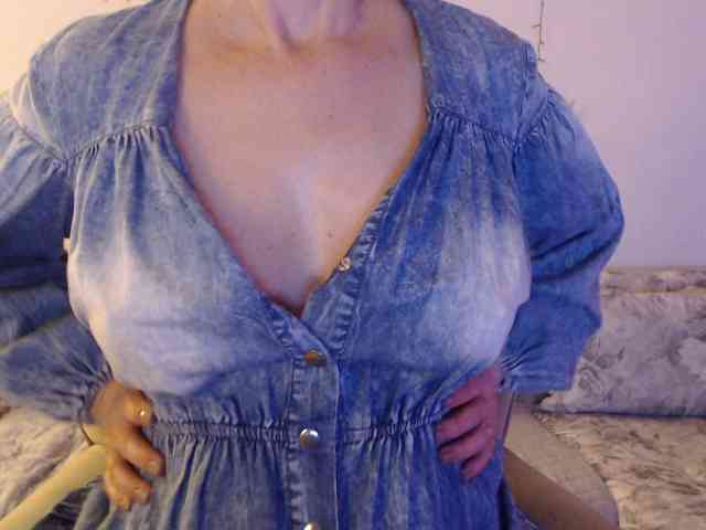 goodSnowQueen webcam