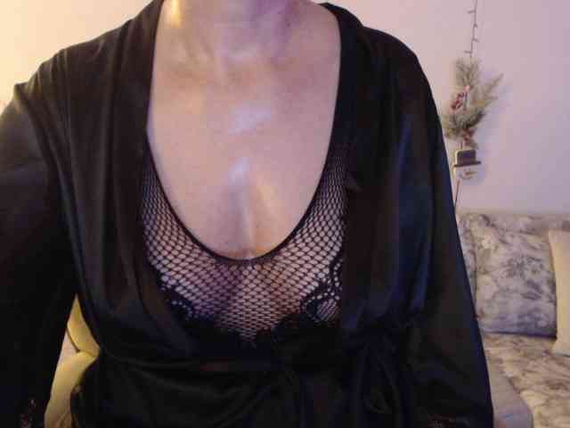 goodSnowQueen webcam