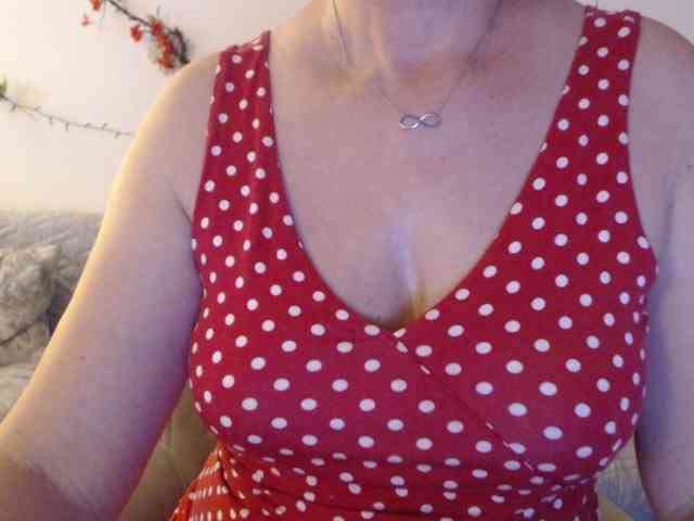 goodSnowQueen webcam