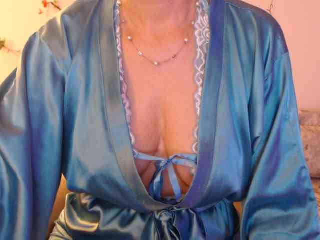 goodSnowQueen webcam