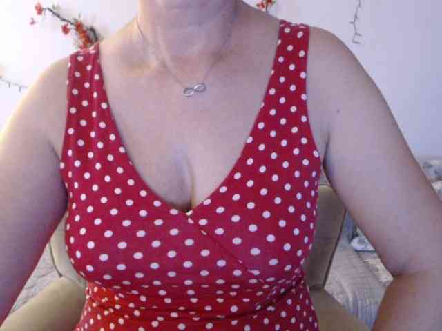 goodSnowQueen webcam