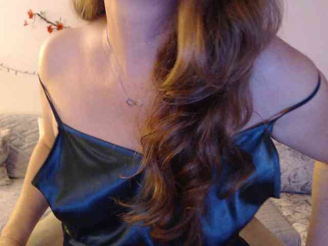goodSnowQueen webcam