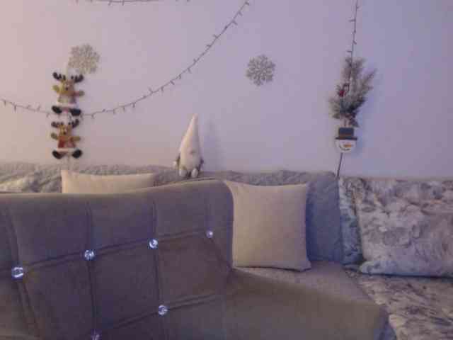 goodSnowQueen webcam