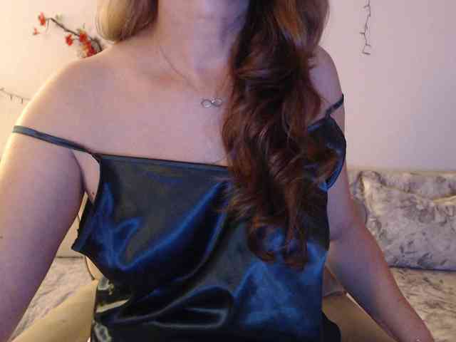 goodSnowQueen webcam