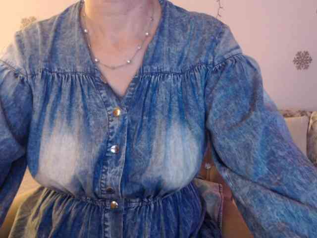 goodSnowQueen webcam