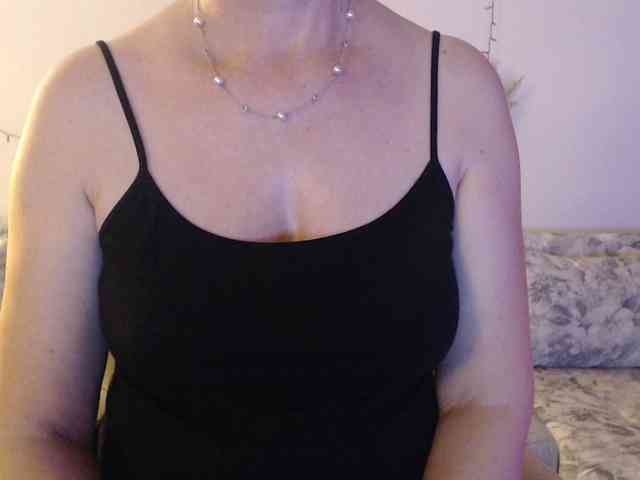 goodSnowQueen webcam