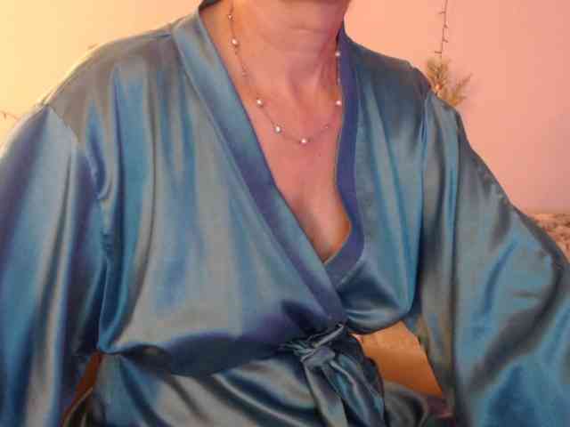 goodSnowQueen webcam