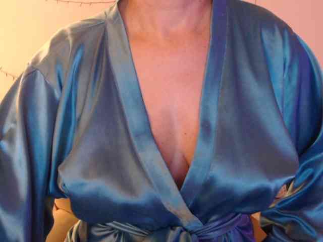 goodSnowQueen webcam