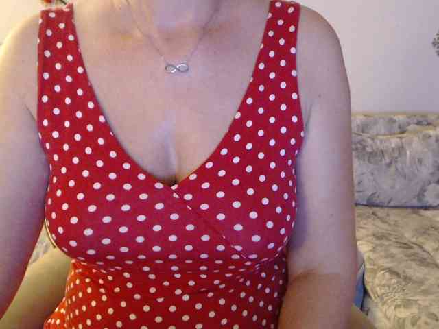 goodSnowQueen webcam