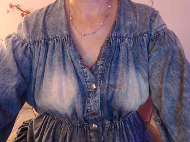 goodSnowQueen webcam