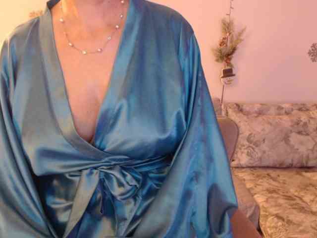 goodSnowQueen webcam