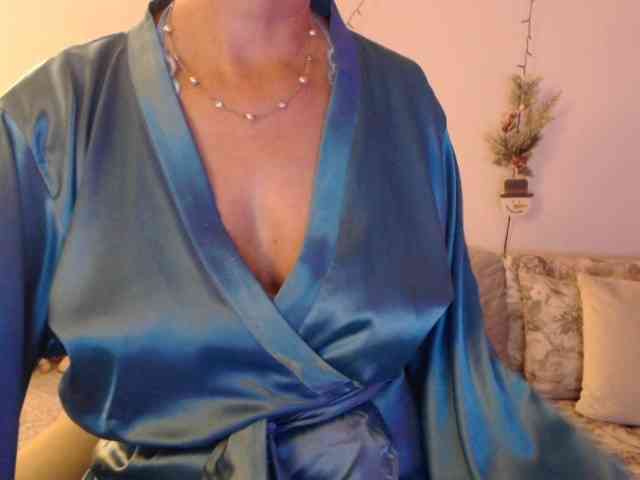 goodSnowQueen webcam