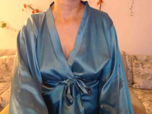 goodSnowQueen webcam