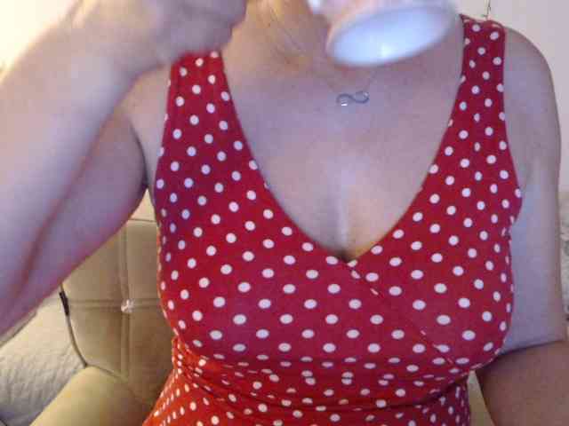 goodSnowQueen webcam