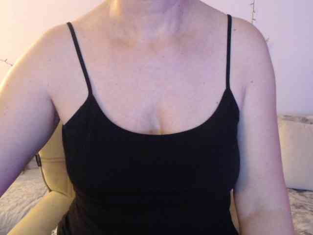 goodSnowQueen webcam