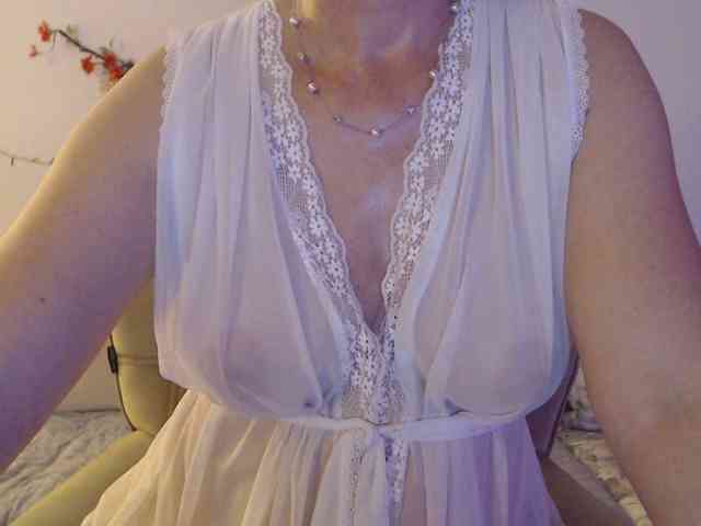 goodSnowQueen webcam