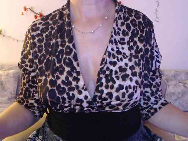 goodSnowQueen webcam