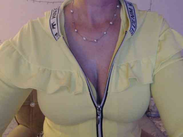 goodSnowQueen webcam