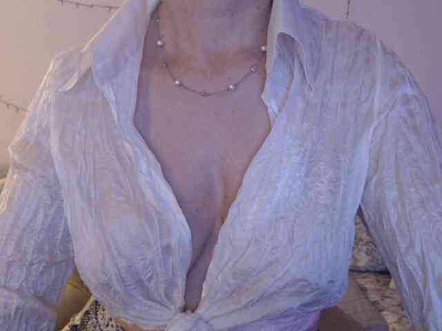 goodSnowQueen webcam