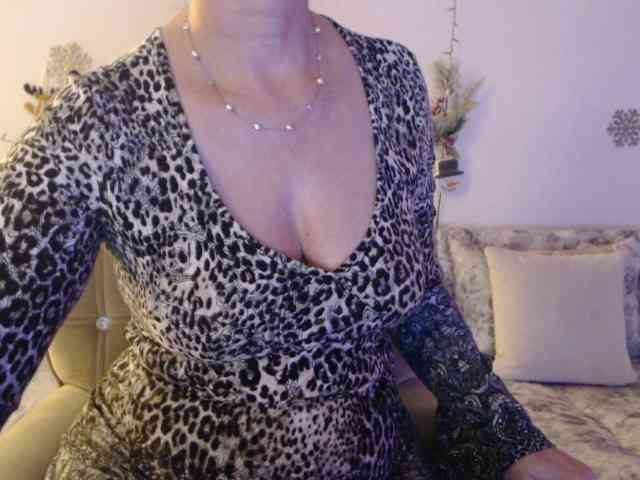 goodSnowQueen webcam