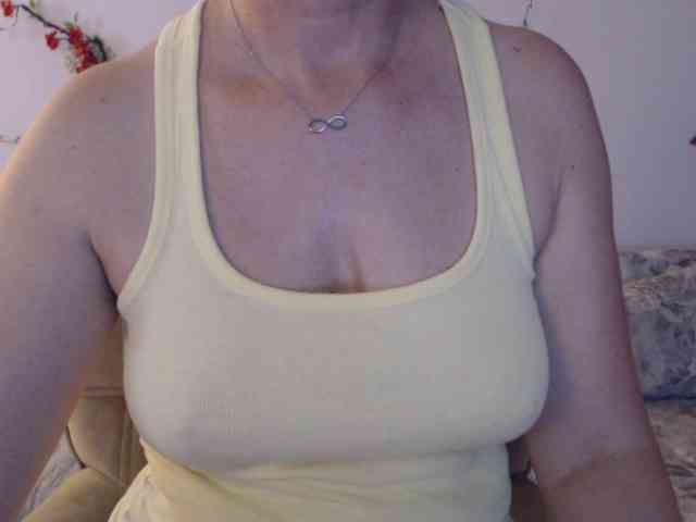 goodSnowQueen webcam
