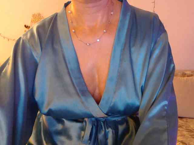 goodSnowQueen webcam