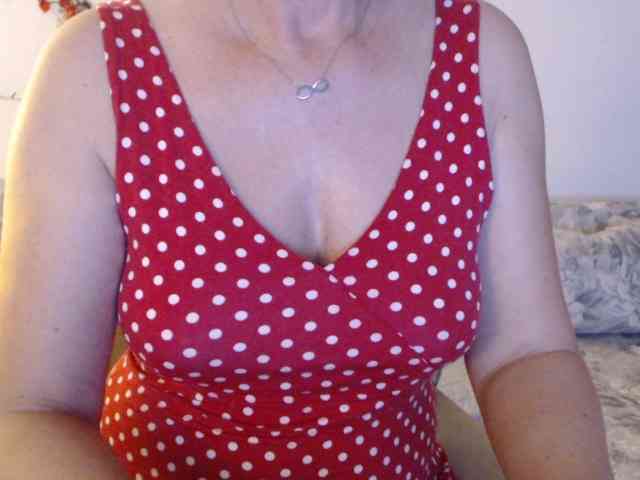 goodSnowQueen webcam