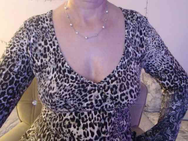 goodSnowQueen webcam