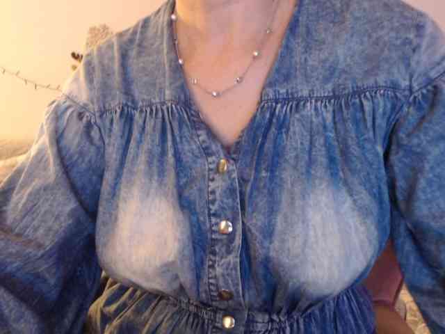 goodSnowQueen webcam