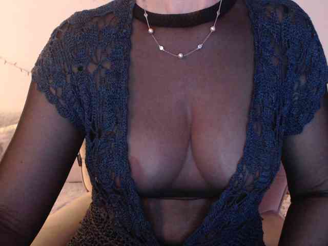 goodSnowQueen webcam