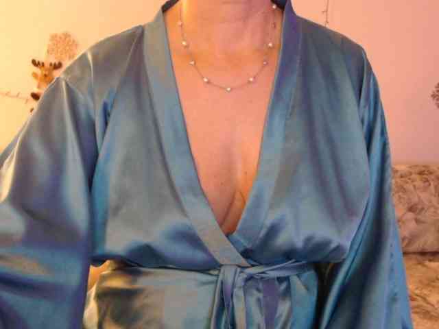 goodSnowQueen webcam