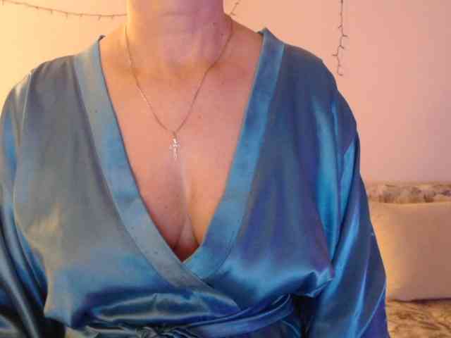 goodSnowQueen goodSnowQueen