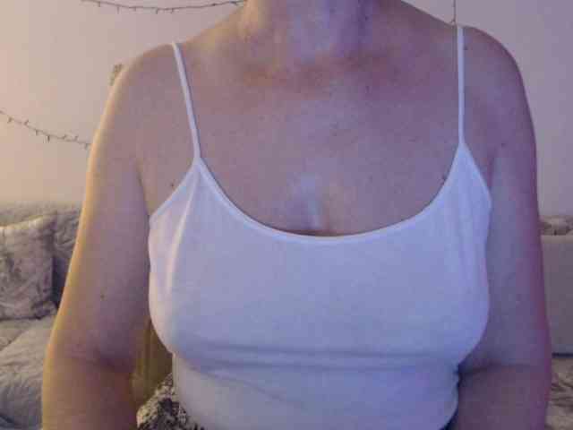 goodSnowQueen webcam