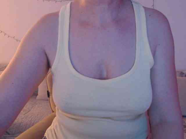 goodSnowQueen webcam