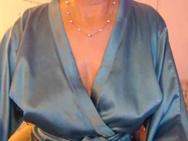 goodSnowQueen webcam